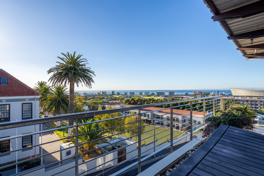 2 Bedroom Property for Sale in Green Point Western Cape